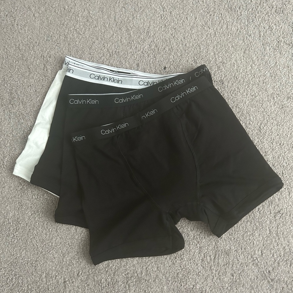 Calvin Klein Boy’s Boxer Briefs in Black and White, Size L 12-14